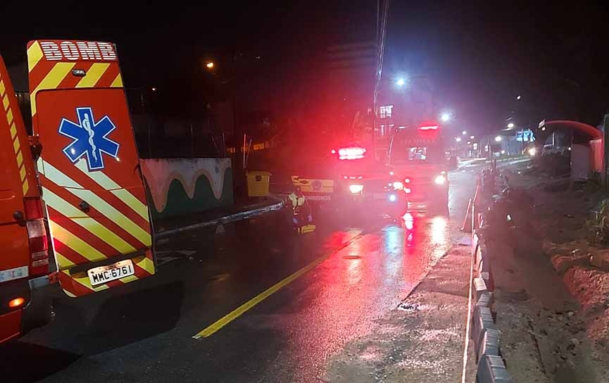 Ciclista fica inconsciente e gravemente ferido em acidente no Santa Terezinha, em Gaspar