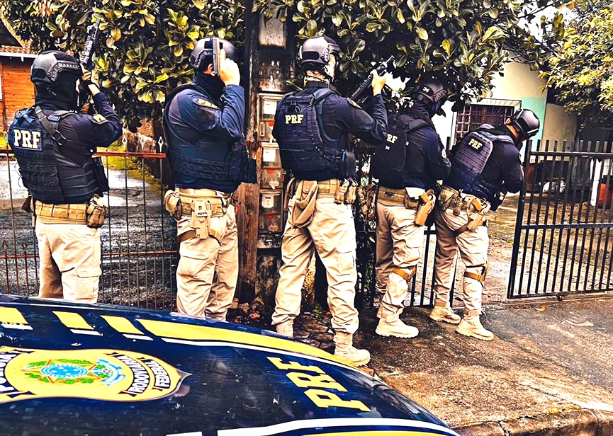 Opera��o contra quadrilha de estelionat�rios cumpre mandados de pris�o em SC e no PR