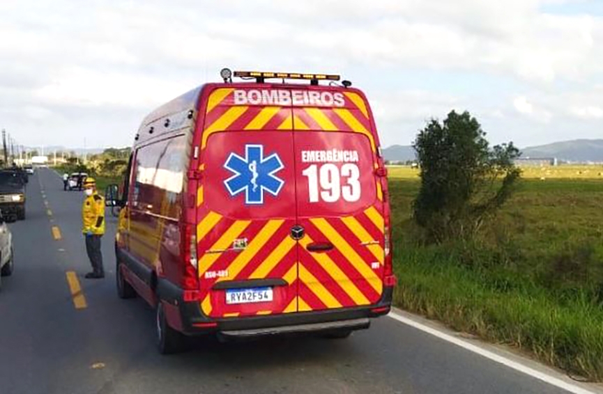 Homem tem quase 40% do corpo queimado após sofrer choque elétrico em Ilhota