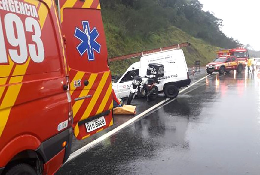Motorista que causou acidente na BR-470, em Gaspar, estava b�bado e dirigia carro roubado
