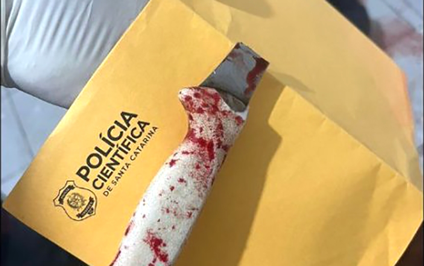 Homem esfaqueia ex-namorada e acaba morto em abordagem da PM em Itajaí