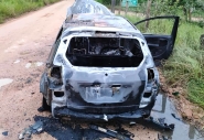 Carro de Ilhota fica destru�do em inc�ndio no bairro Macuco, em Gaspar