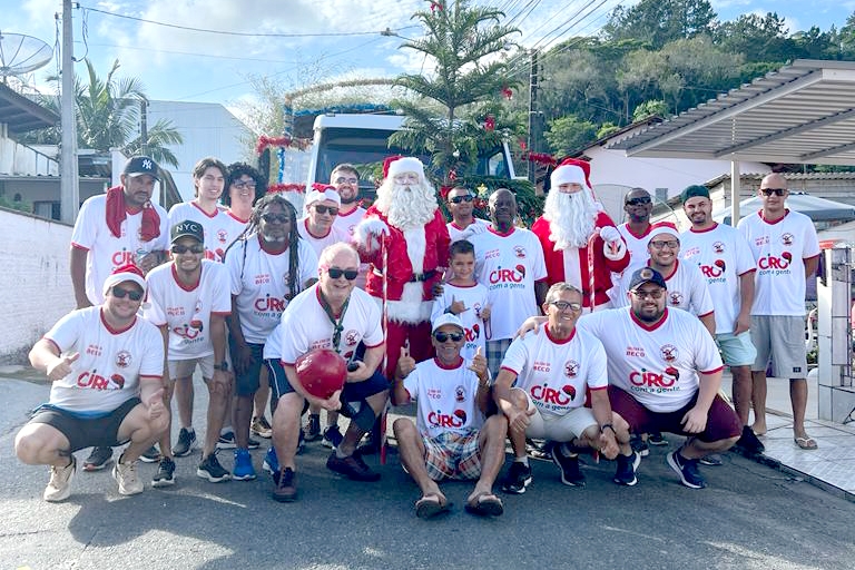 Papai Noel do Beco: uma tradio de mais de uma dcada