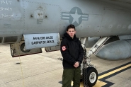 Jovem de Gaspar tem nome gravado em jato americano em Israel