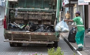 Horrio da coleta de resduos no Centro de Gaspar  alterado por conta do calor