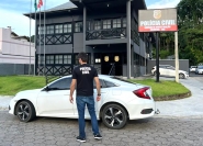 Carro roubado em 2022 � encontrado em p�tio de mercado em Blumenau