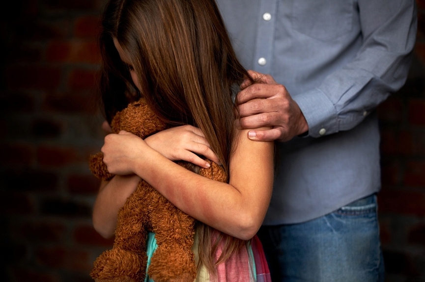 Professor � preso suspeito de abusar de aluna de 12 anos em Pomerode