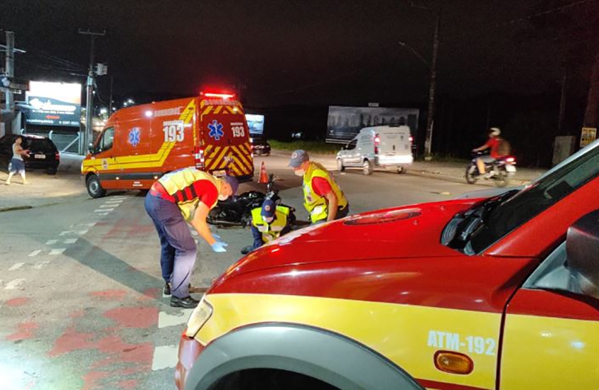 Piloto de moto � hospitalizado ap�s acidente no Bela Vista, em Gaspar