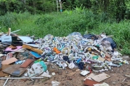 Descarte irregular de lixo aumenta em Gaspar; Samae faz mutiro de limpeza