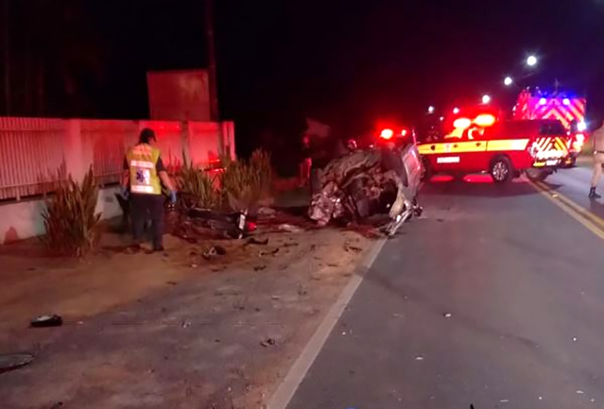 Motorista embriagado causa acidente com duas mortes em Timb�