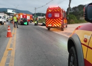 Jovem � hospitalizado ap�s colis�o entre carro e moto no Santa Terezinha, em Gaspar