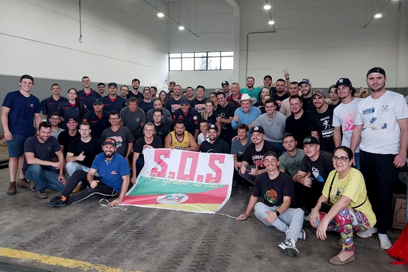 Empresas de Gaspar se unem e levam 25 toneladas de doaes aos atingidos no RS