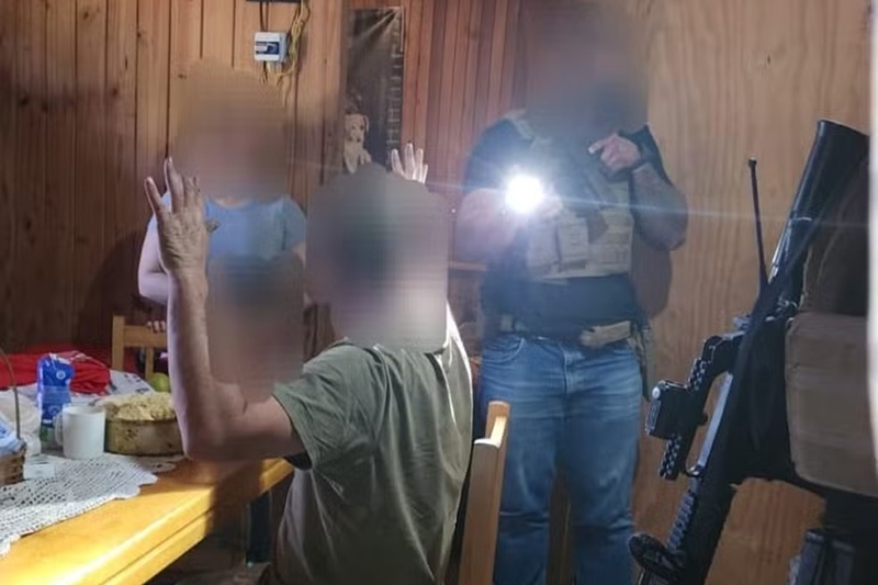 Adolescente desaparecida no Paran� � achada em cativeiro em Santa Catarina