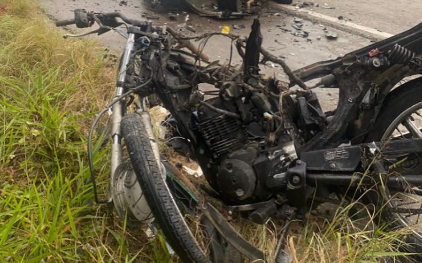 Identificado casal que morreu em acidente entre moto e carros em Ilhota