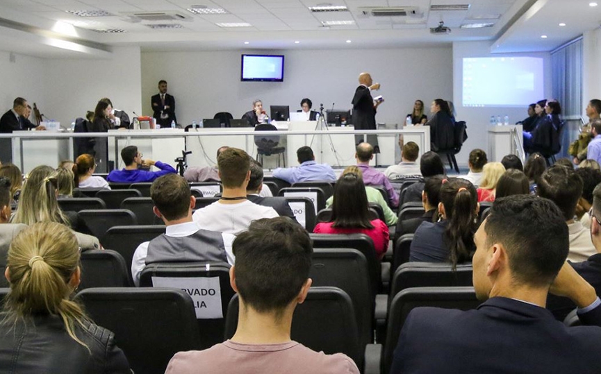 Veja o momento em que a ju�za l� a senten�a de Evanio Prestini, do Caso Jaguar