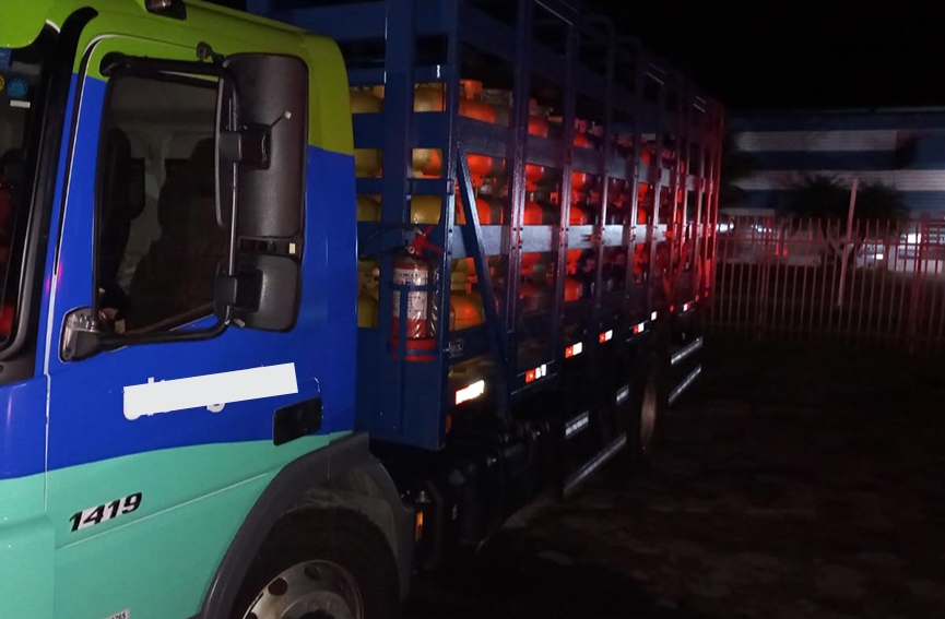 Duas pessoas s�o atropeladas por caminh�o na Rodovia Ivo Silveira, entre Brusque e S�o Jo�o Batista