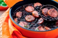 ONG de proteo animal promove feijoada no sbado, em Gaspar