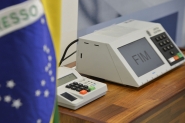 Justia Eleitoral abre vagas temporrias; salrio  de R$1.225 mais benefcios