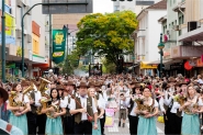 Oktoberfest Blumenau comea nesta quarta; confira a programao de desfiles
