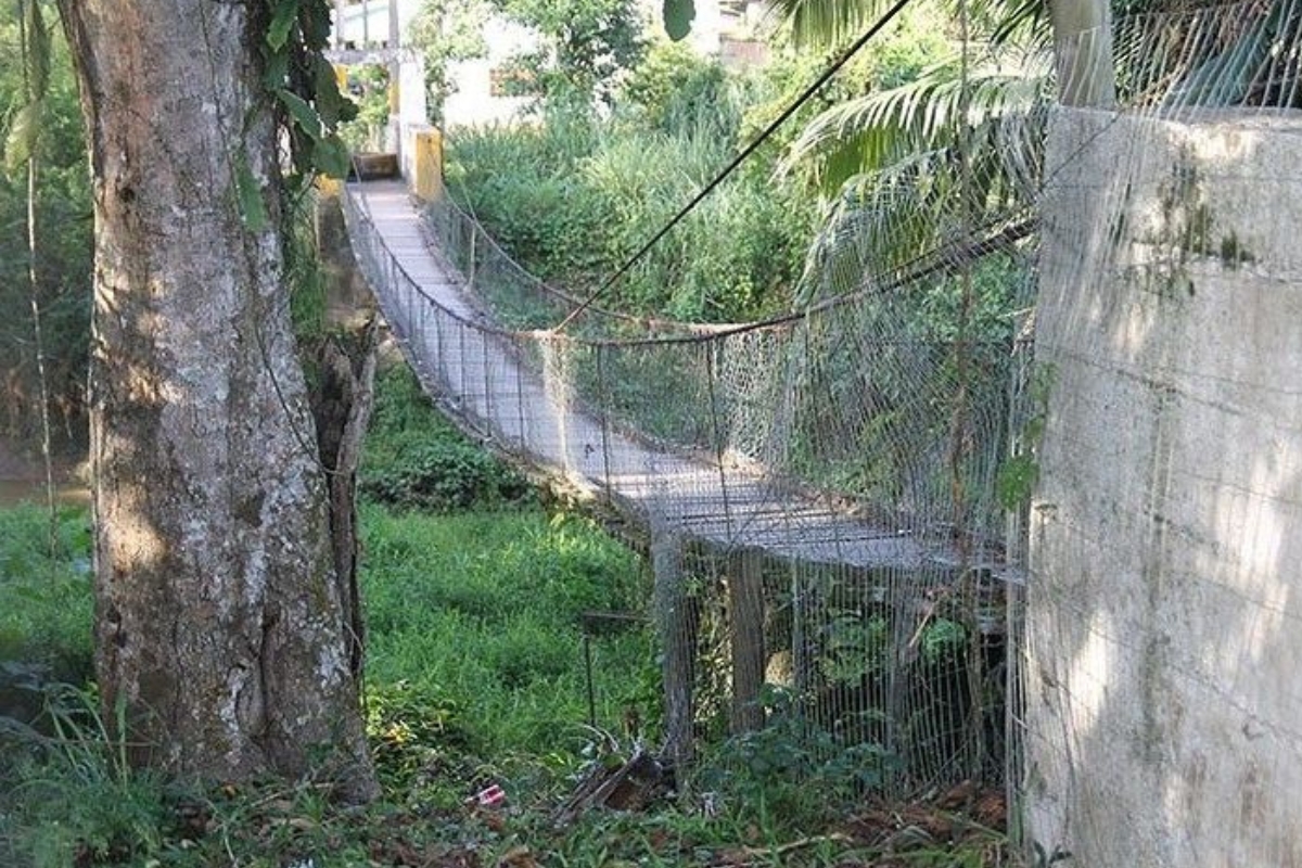 Vereador pede construo de ponte de concreto para substituir pinguela que liga Gasparinho e Gaspar Grande
