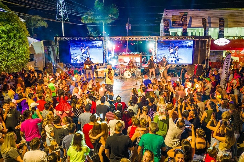 Gaspar ter show de violinista aps Desfile de Natal na prxima semana