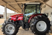 Prefeitura de Gaspar adquire novo trator para suprimir demandas dos agricultores locais