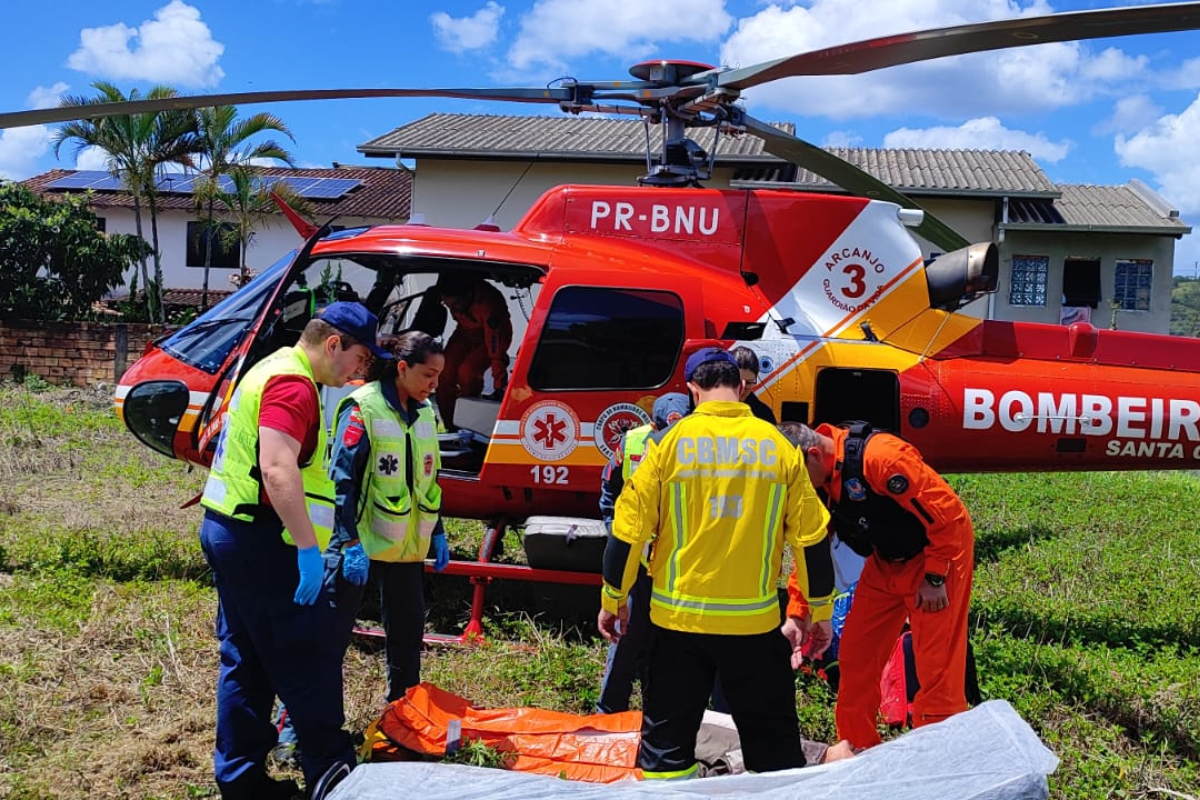 Idoso infarta e � resgatado pelos bombeiros e equipe do Arcanjo em Gaspar