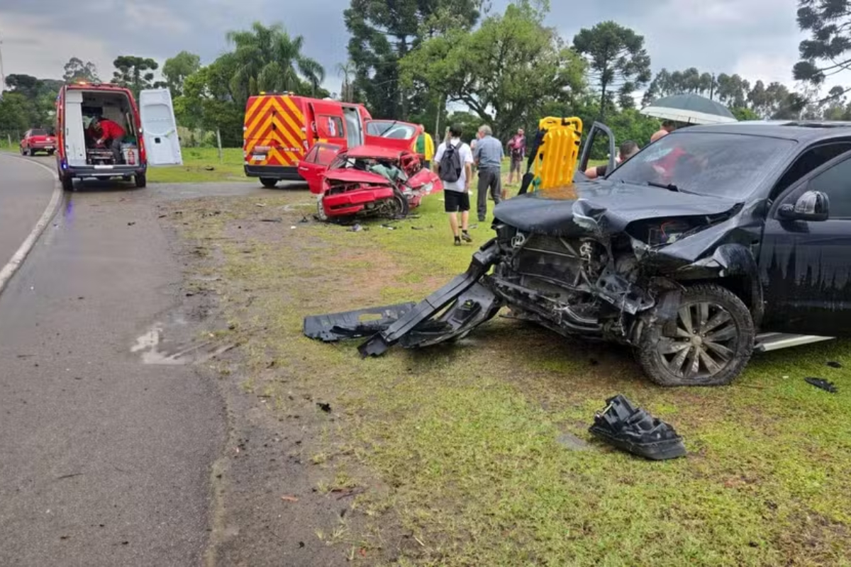 Casal morre e beb� fica gravemente ferido ap�s acidente de tr�nsito no Norte de SC