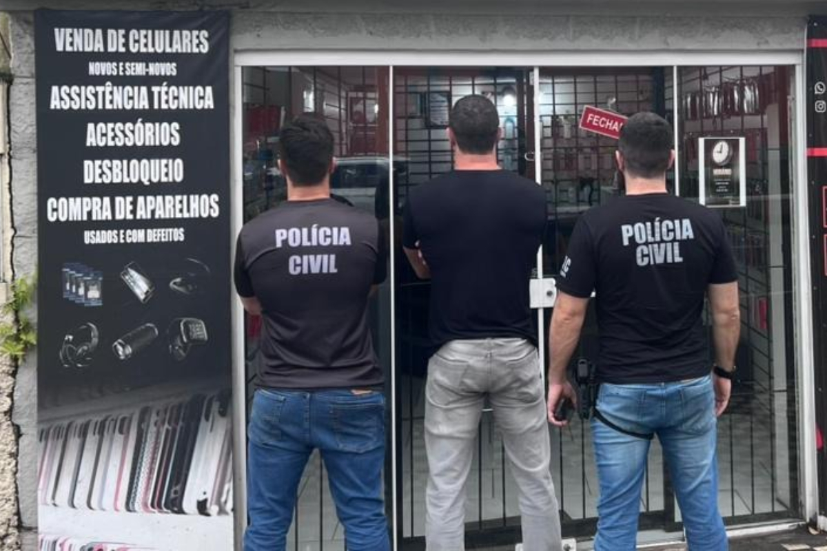 Suspeito de desbloquear celulares roubados em 11 estados é preso em Blumenau