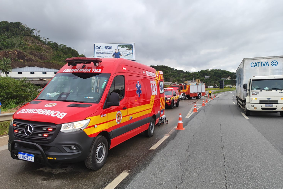 Idoso é atropelado ao tentar atravessar a BR-470, em Gaspar