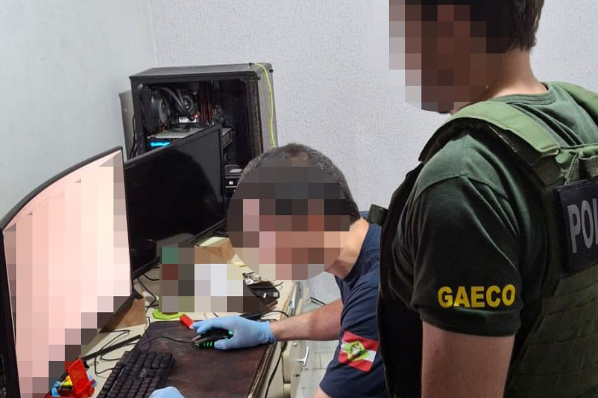 Morador de Gaspar � preso em opera��o do Gaeco contra explora��o sexual infantil