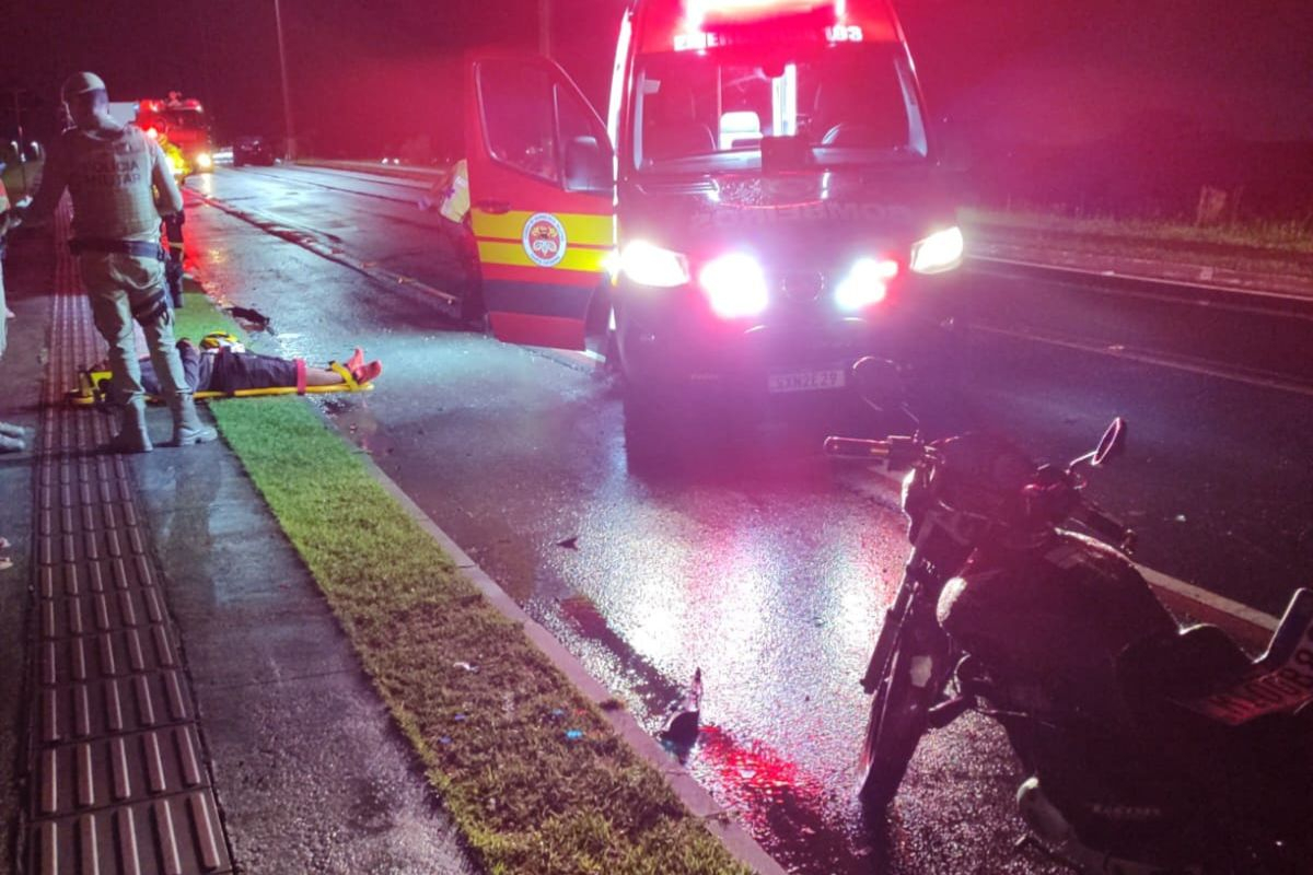 Piloto e garupa de moto s�o hospitalizados ap�s acidente em Gaspar