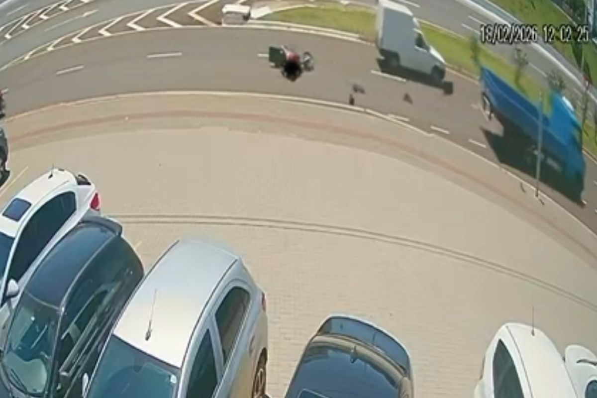 Motorista faz convers�o proibida e causa acidente que mata motociclista em Chapec�