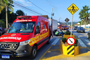 Mulher � hospitalizada ap�s cair de moto no Bela Vista, em Gaspar