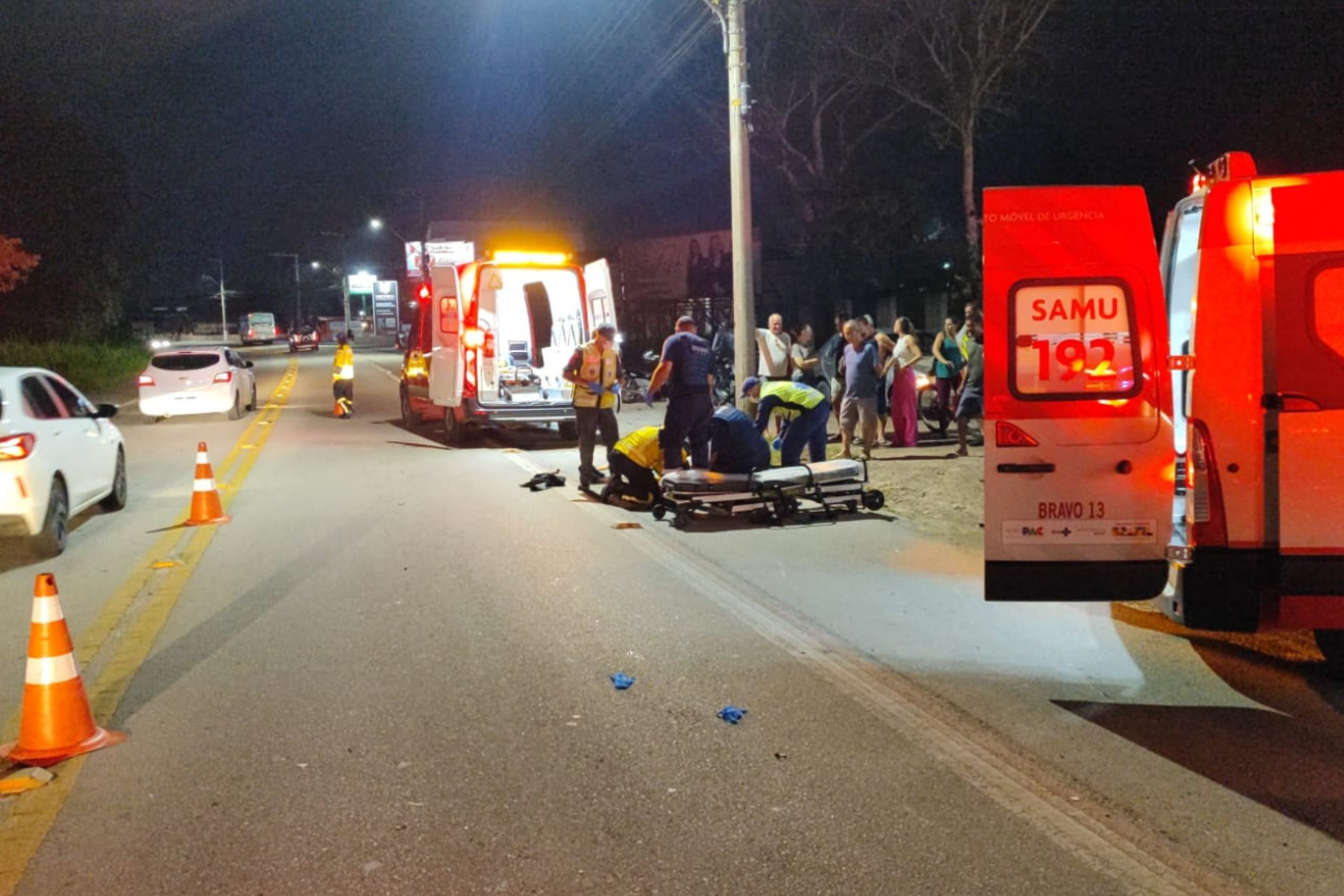 Homens s�o hospitalizados ap�s colis�o entre motos no Figueira, em Gaspar