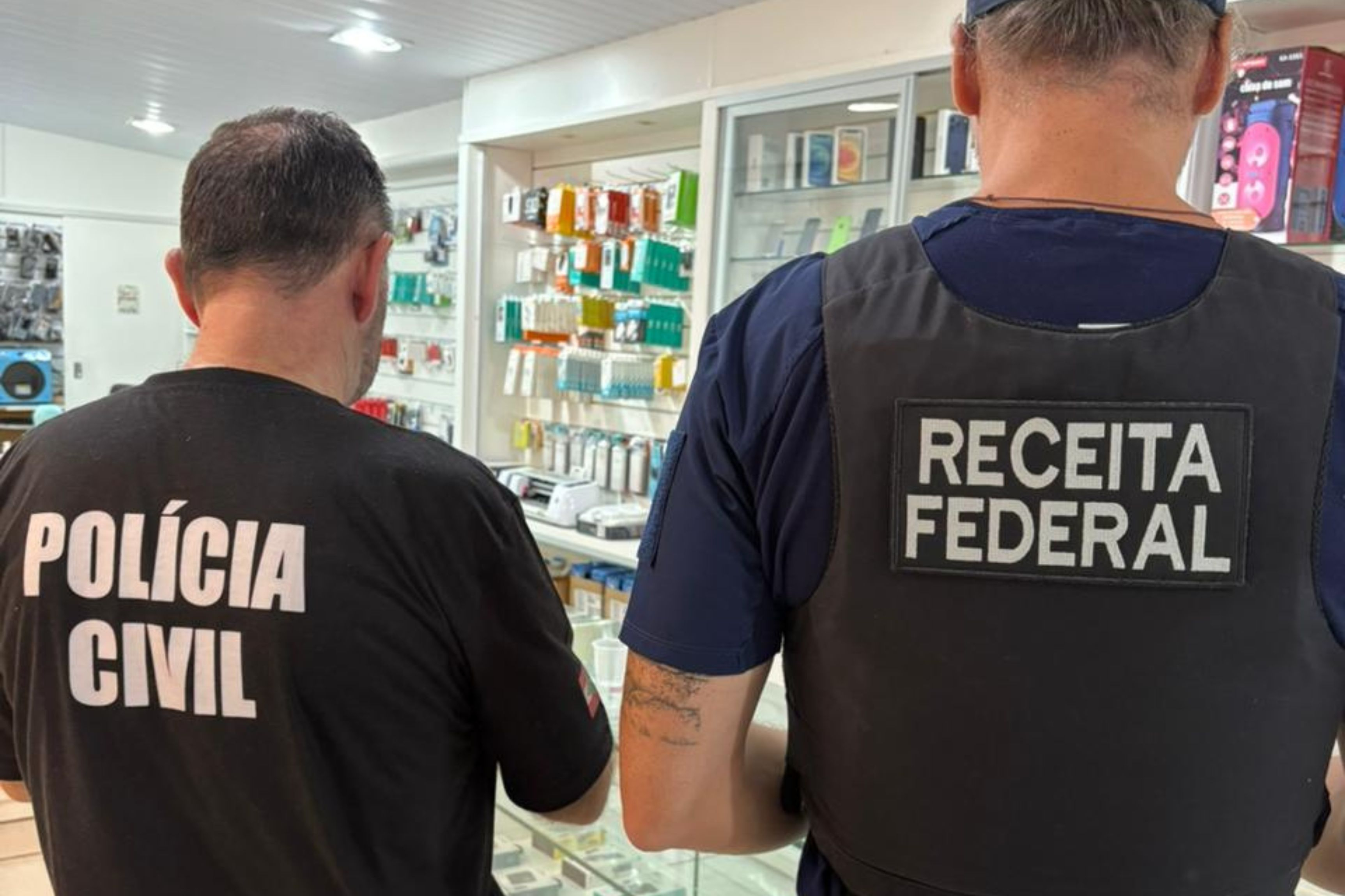 Eletr�nicos e mercadorias com ind�cios de falsifica��o s�o apreendidos em Gaspar