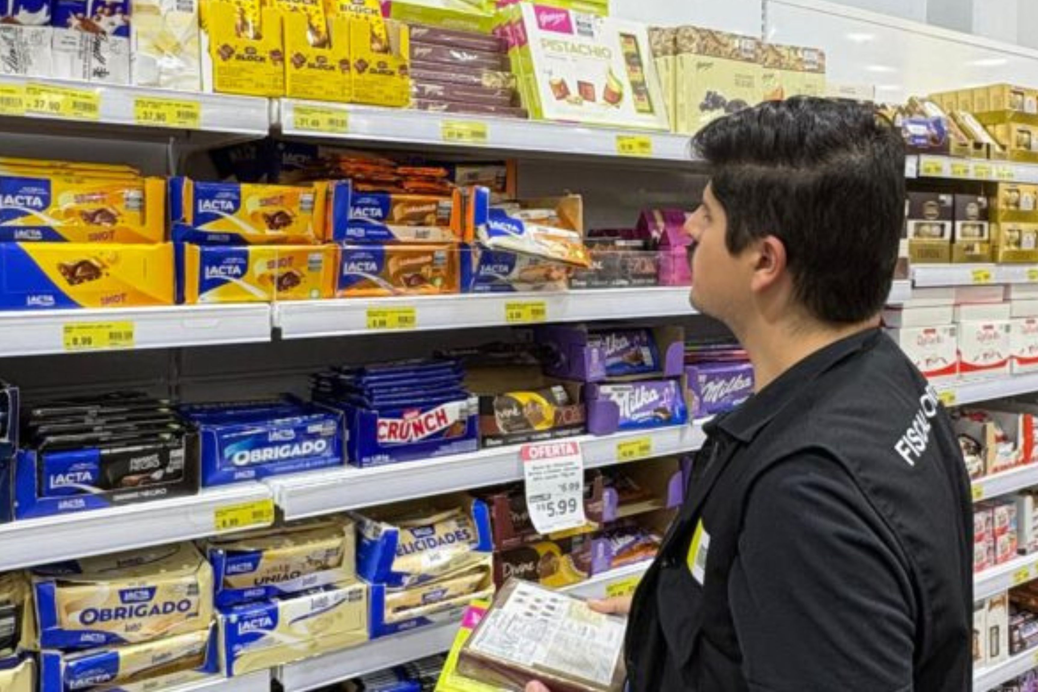 Quase 100 produtos vencidos ou com falhas na embalagem s�o apreendidos em tr�s mercados em Gaspar