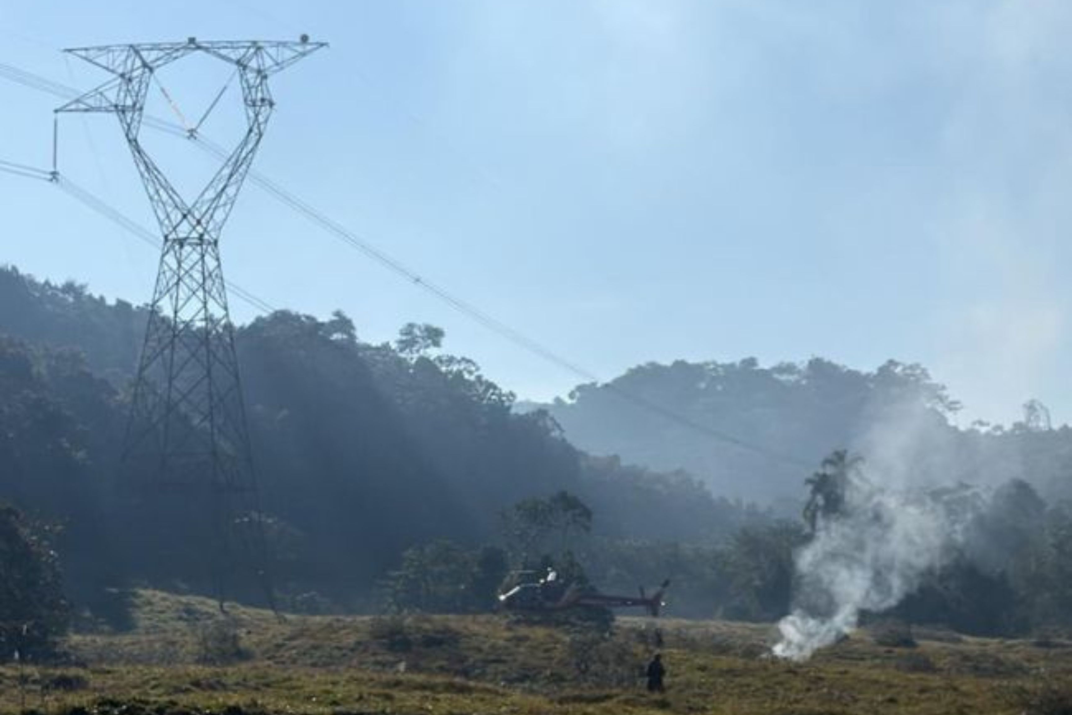 Urgente: helic�ptero cai e atinge rede el�trica em Pomerode