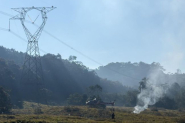 Urgente: helic�ptero cai e atinge rede el�trica em Pomerode
