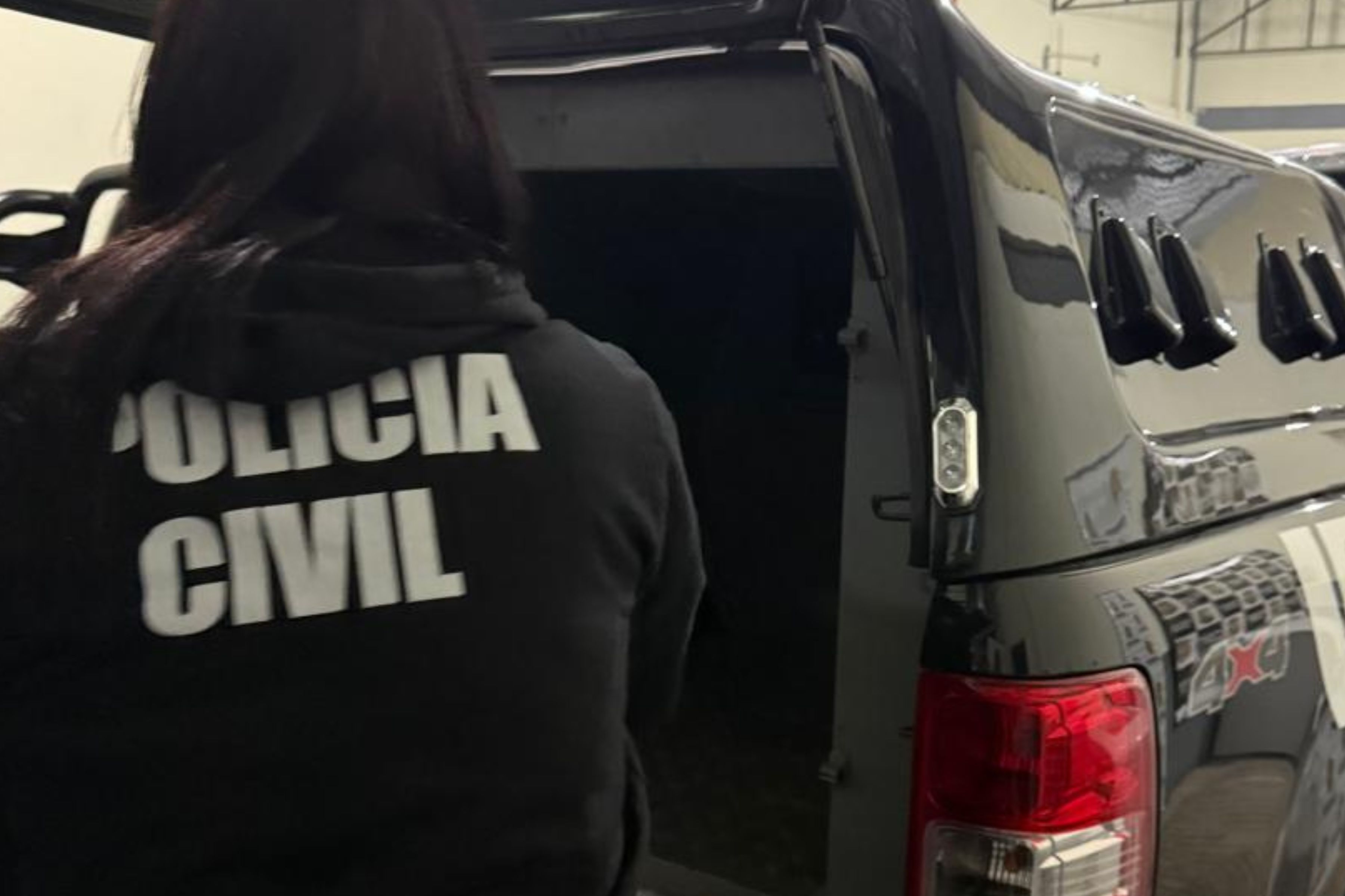 Preso homem que atacou esposa com arma branca em Gaspar
