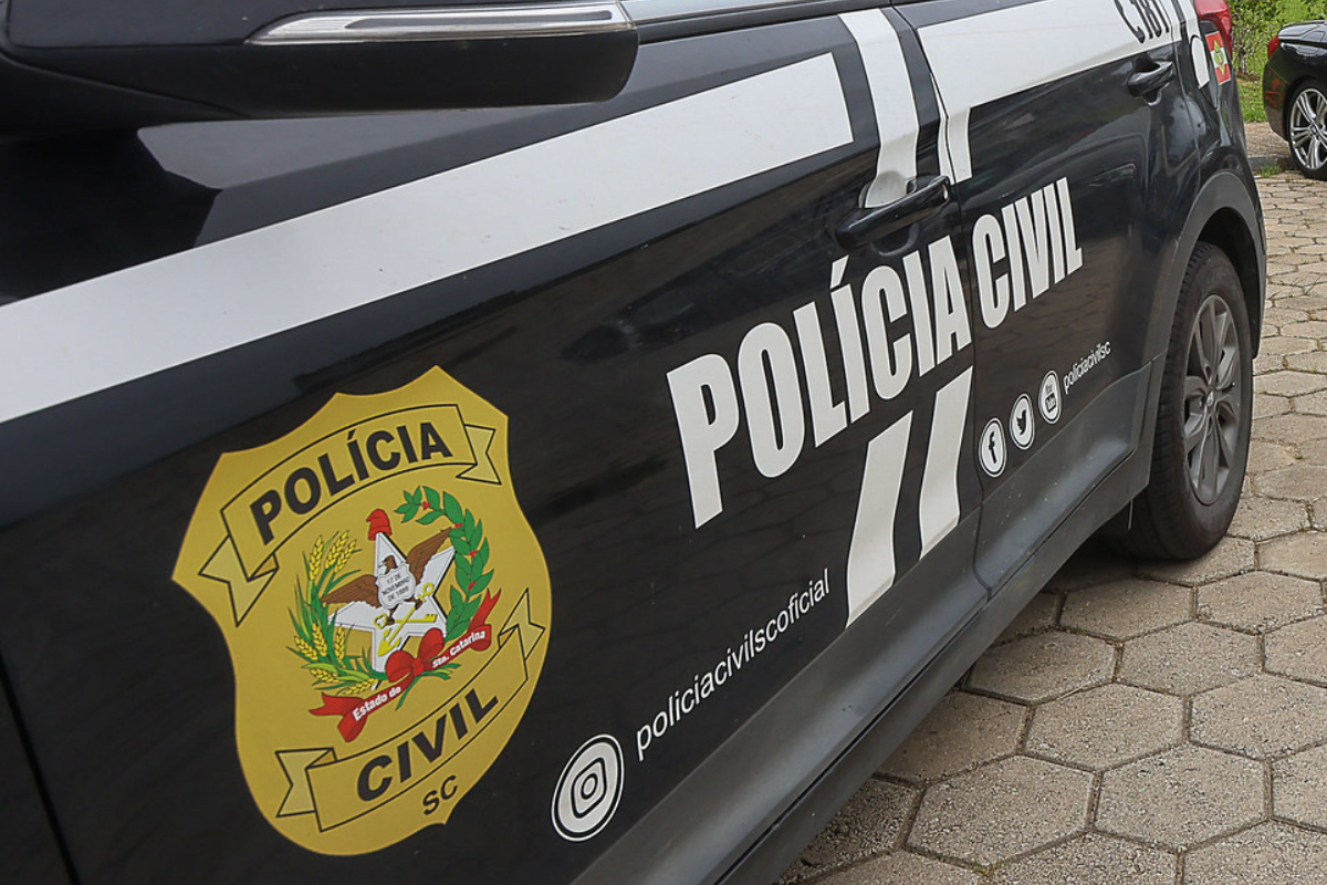 M�e e padrasto s�o indiciados pela morte de menino de 2 anos em SC