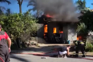 Inc�ndio atinge casa no Centro de Gaspar; bombeiros resgatam animais