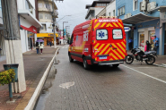 Acidente no Centro de Gaspar deixa homem ferido