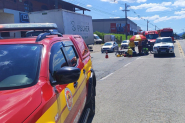 Colis�o entre carro e moto deixa idoso ferido no Santa Terezinha, em Gaspar