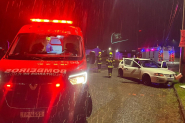 Carro colide contra poste em Ilhota e motorista sai ileso