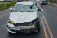 Pedestre morre atropelado em acidente envolvendo carro e caminh�o em Blumenau