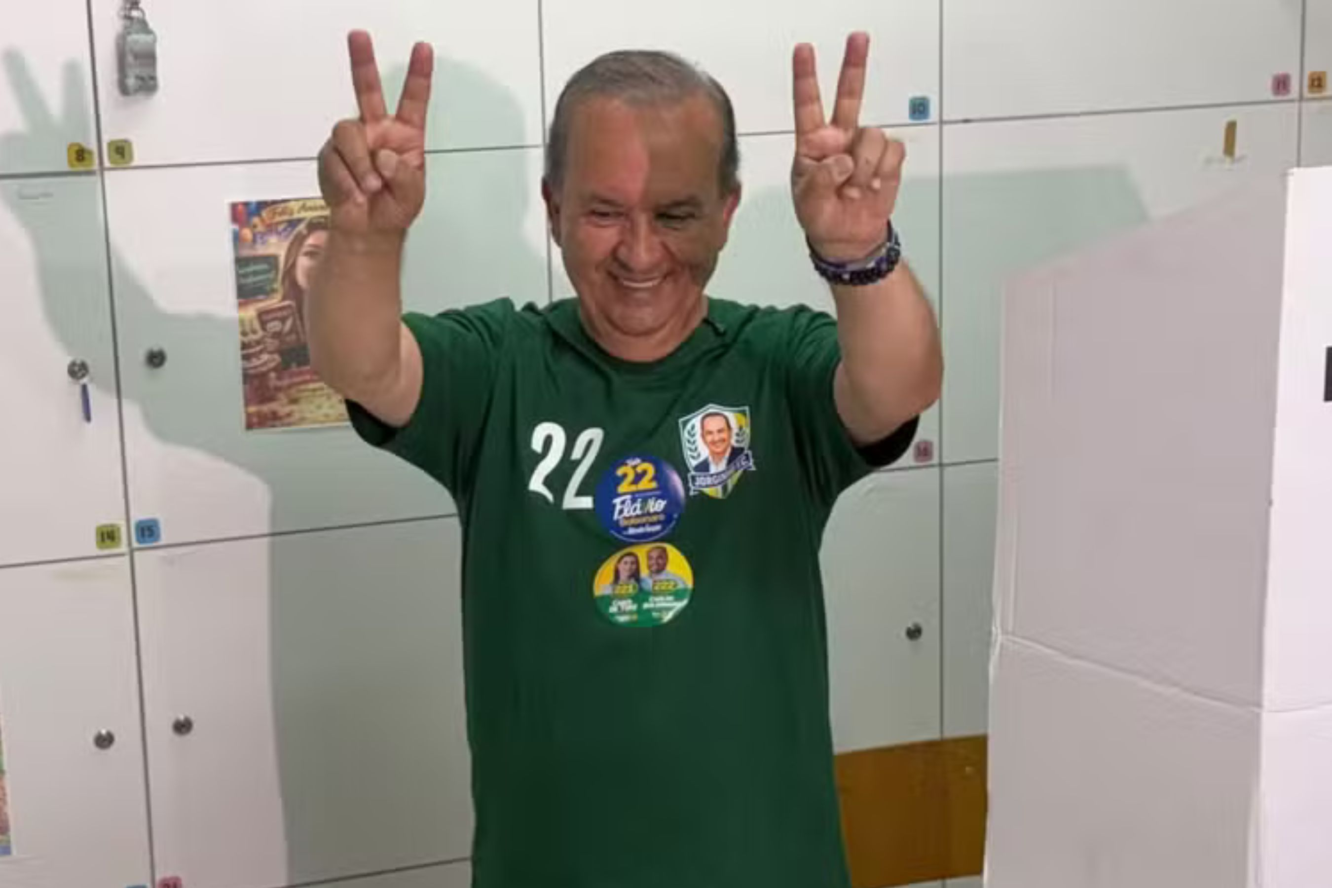 Jorginho Mello � reeleito governador de Santa Catarina