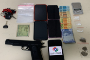 Pela segunda vez, PM prende adolescente e jovem por tr�fico de drogas em Gaspar