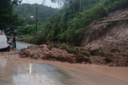 Deslizamento de terra � registrado no Gaspar Alto; previs�o indica mais chuva nos pr�ximos dias