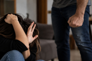 Mulher grita por socorro ap�s apanhar do marido e agressor � encontrado chorando em Gaspar